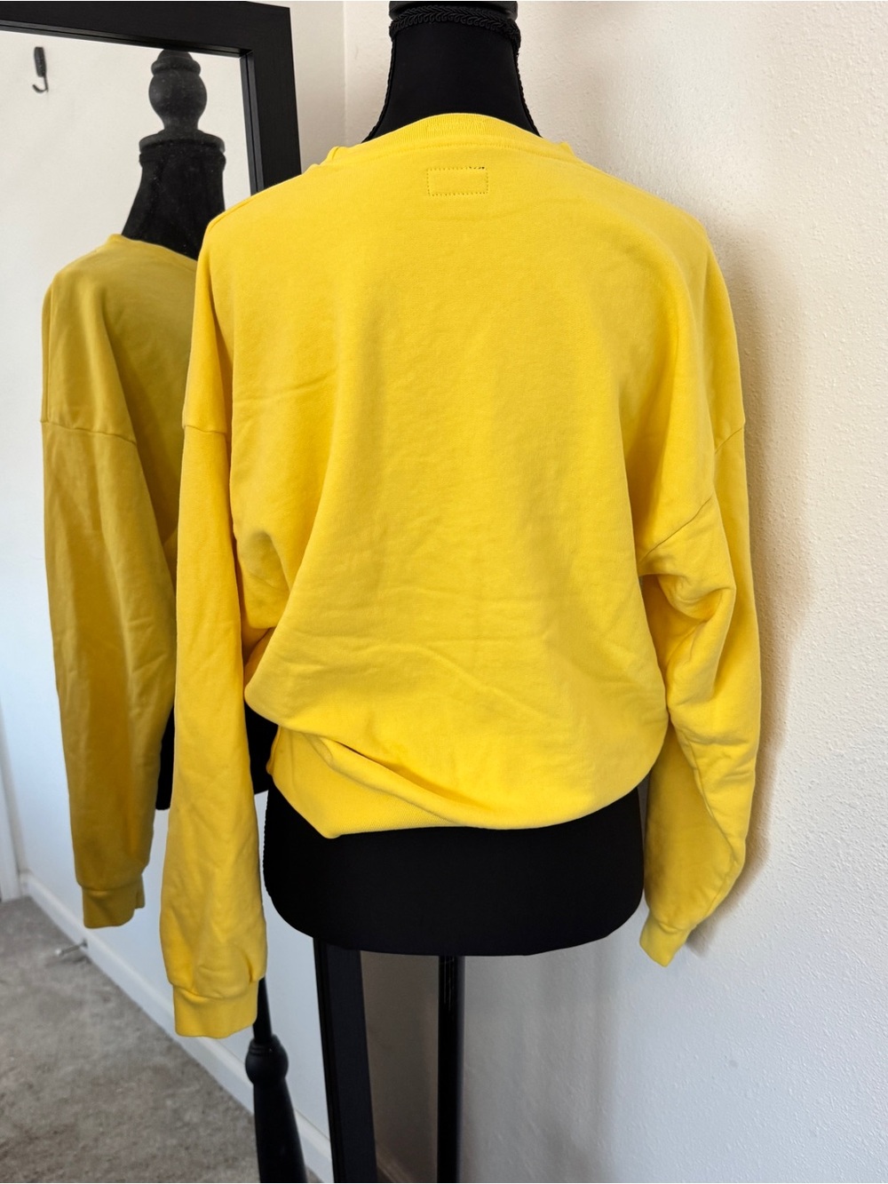 MOTHER The Drop Square It’s OK Smiley Graphic Sweatshirt Yellow XS $168 - Picture 3 of 5